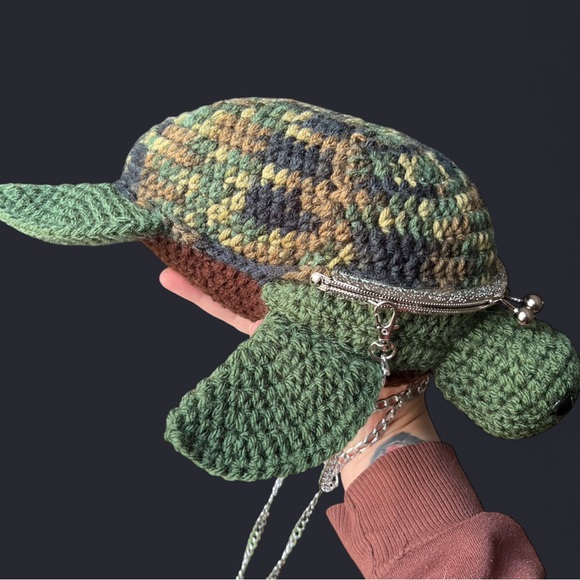 Handmade Crochet Camo Turtle Handbag - Picture 3 of 5